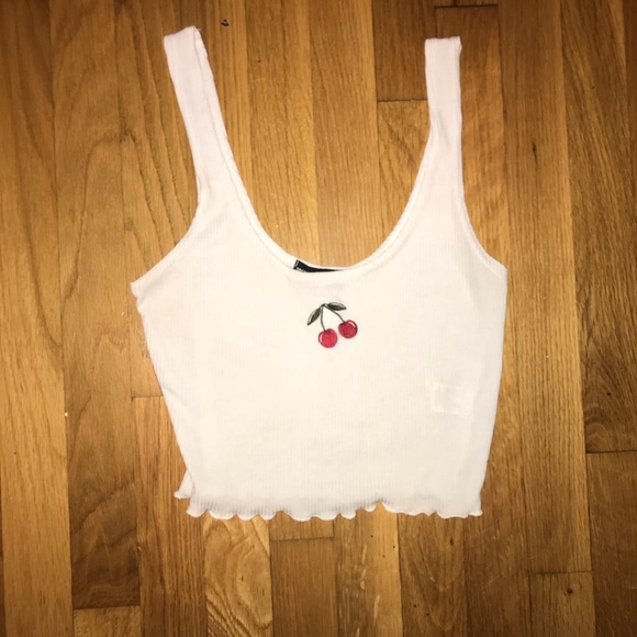 PrettyLittleThing Tops - Crop tank top